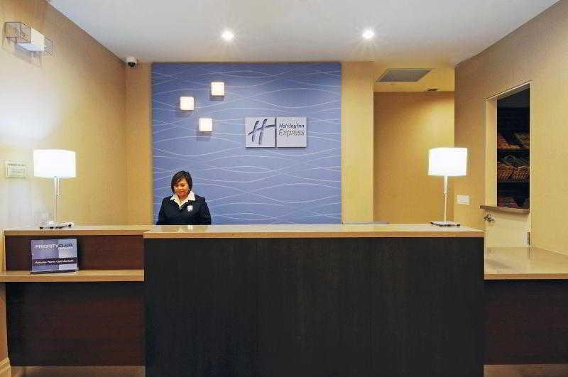 Holiday Inn Express & Suites Vaughan-Southwest By Ihg Eksteriør billede