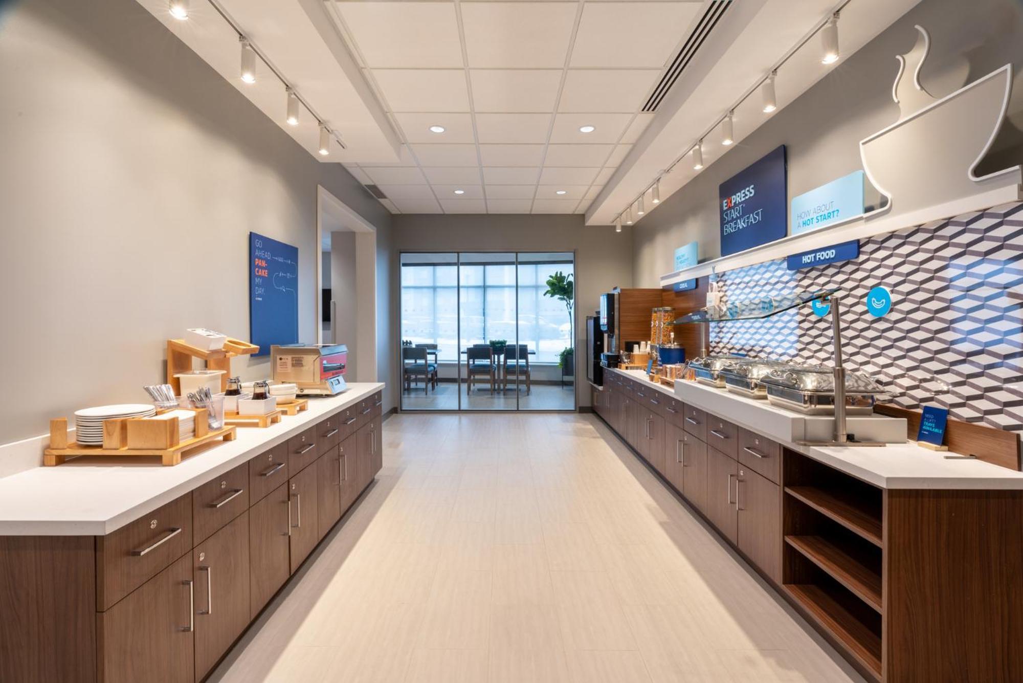 Holiday Inn Express & Suites Vaughan-Southwest By Ihg Eksteriør billede