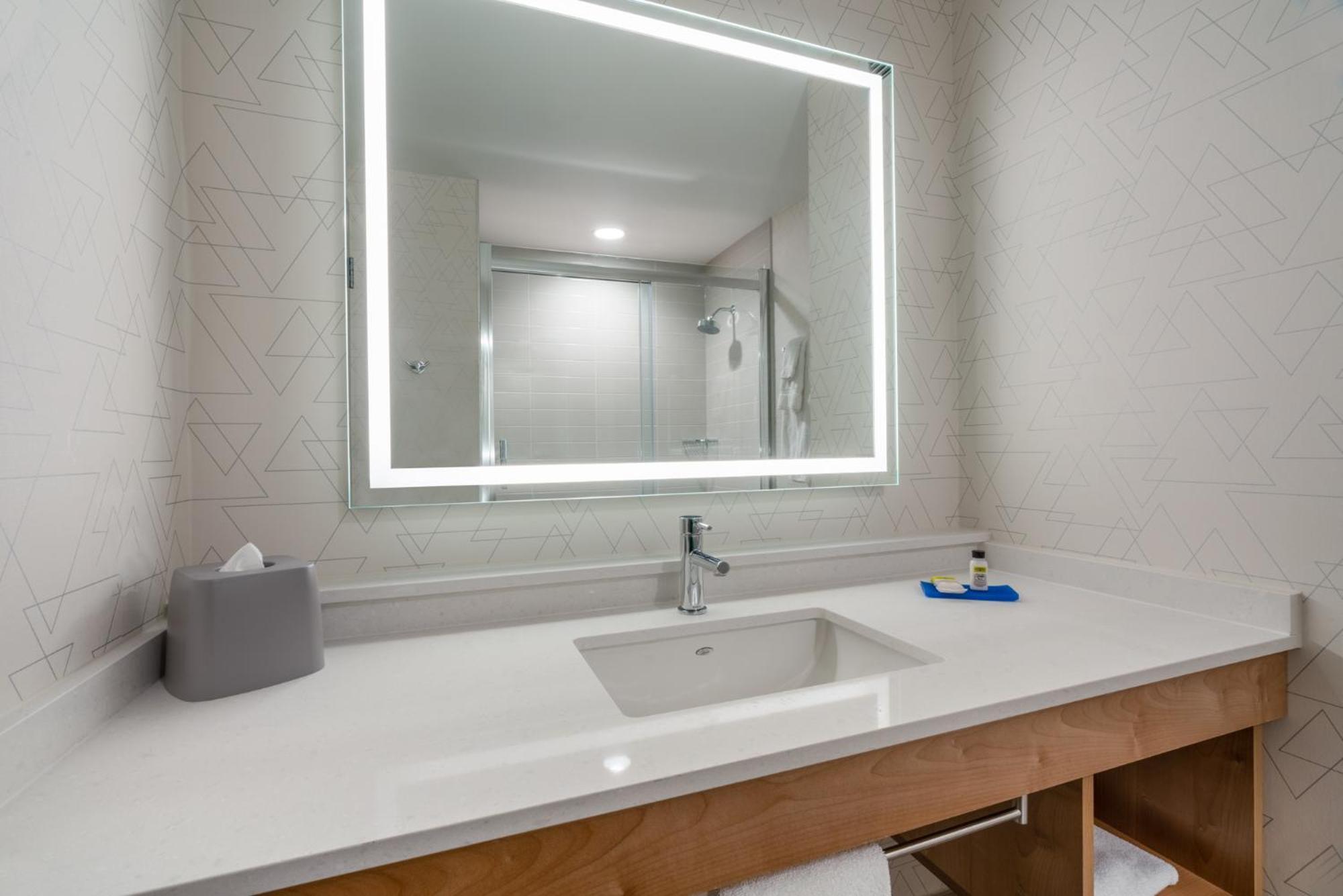 Holiday Inn Express & Suites Vaughan-Southwest By Ihg Eksteriør billede