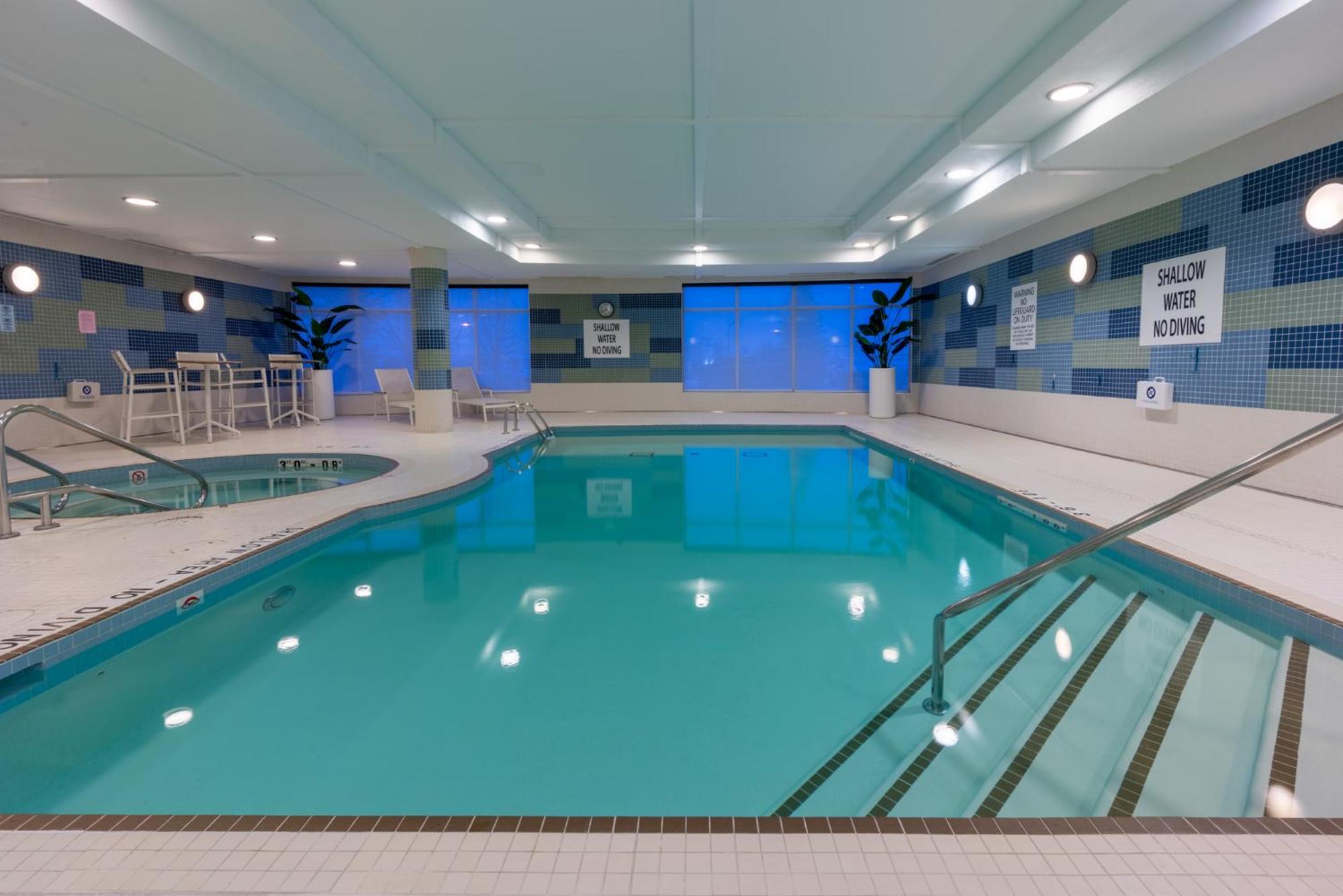 Holiday Inn Express & Suites Vaughan-Southwest By Ihg Eksteriør billede