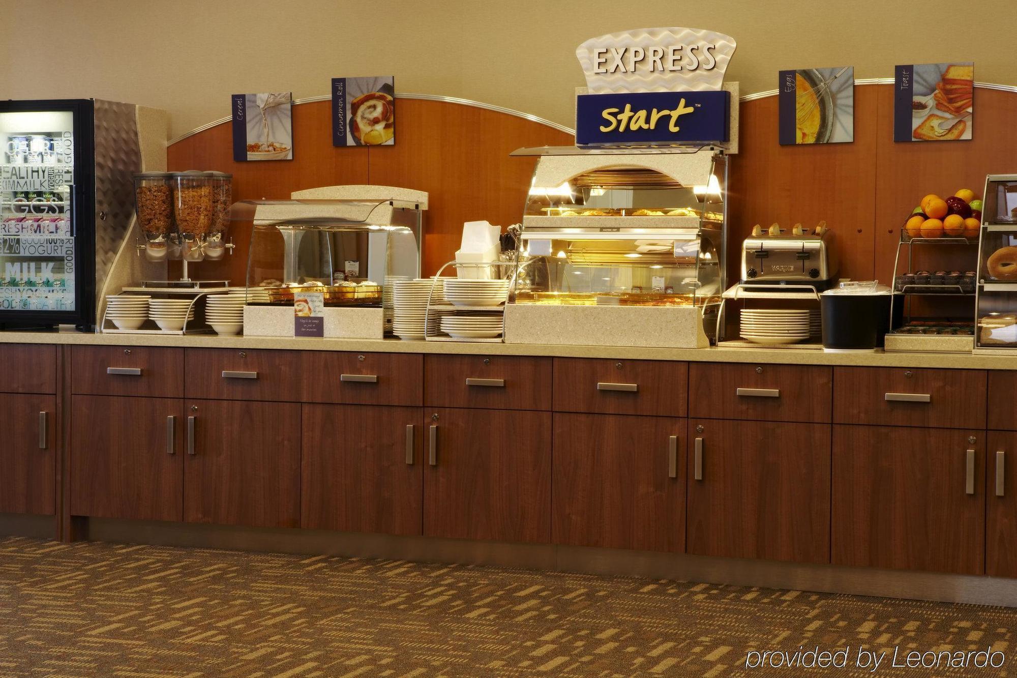 Holiday Inn Express & Suites Vaughan-Southwest By Ihg Eksteriør billede