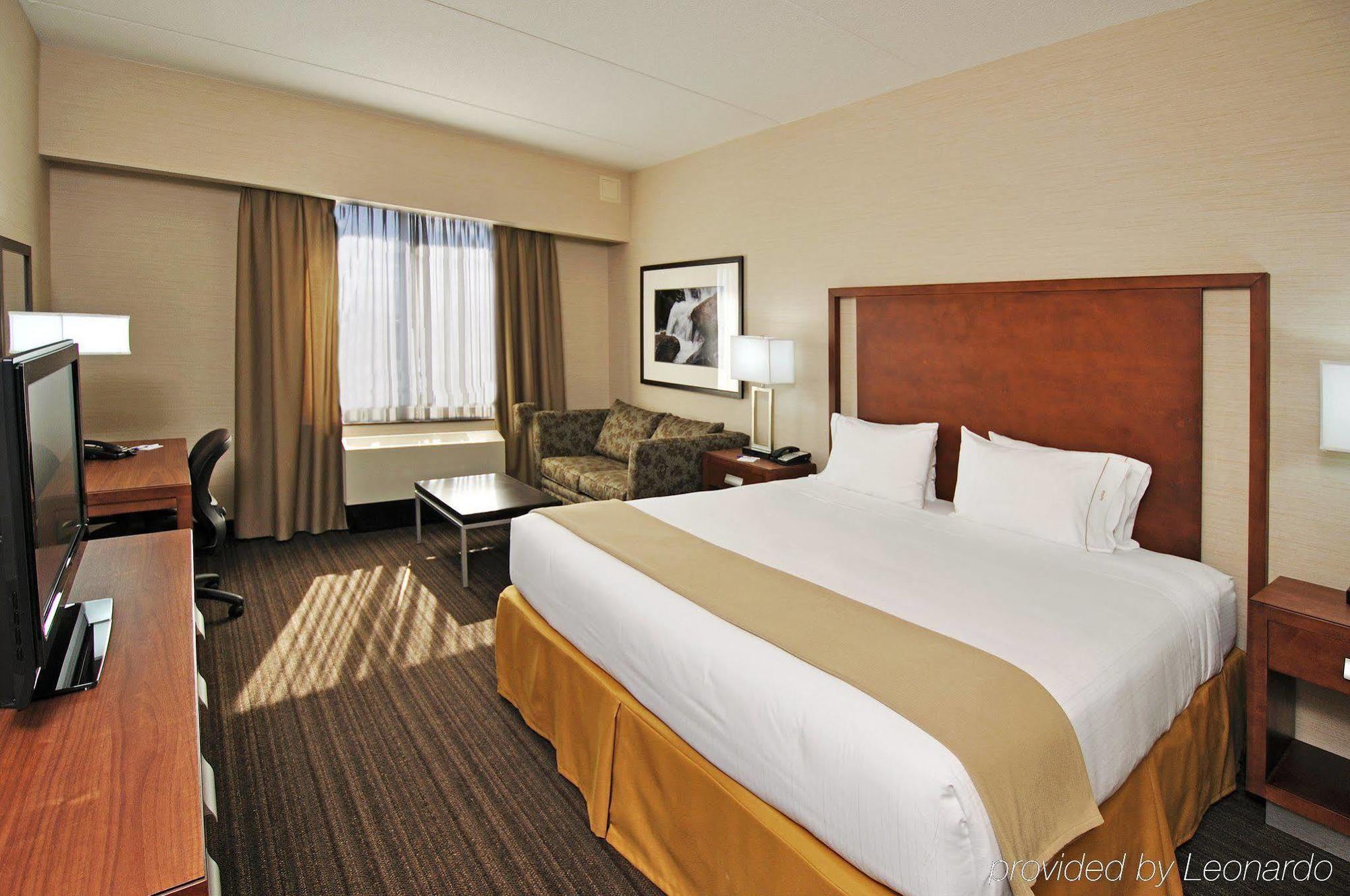Holiday Inn Express & Suites Vaughan-Southwest By Ihg Værelse billede