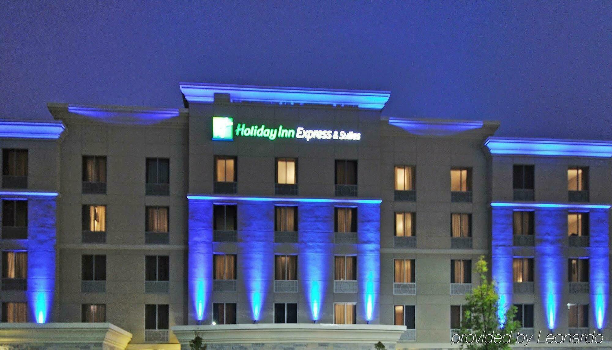 Holiday Inn Express & Suites Vaughan-Southwest By Ihg Eksteriør billede